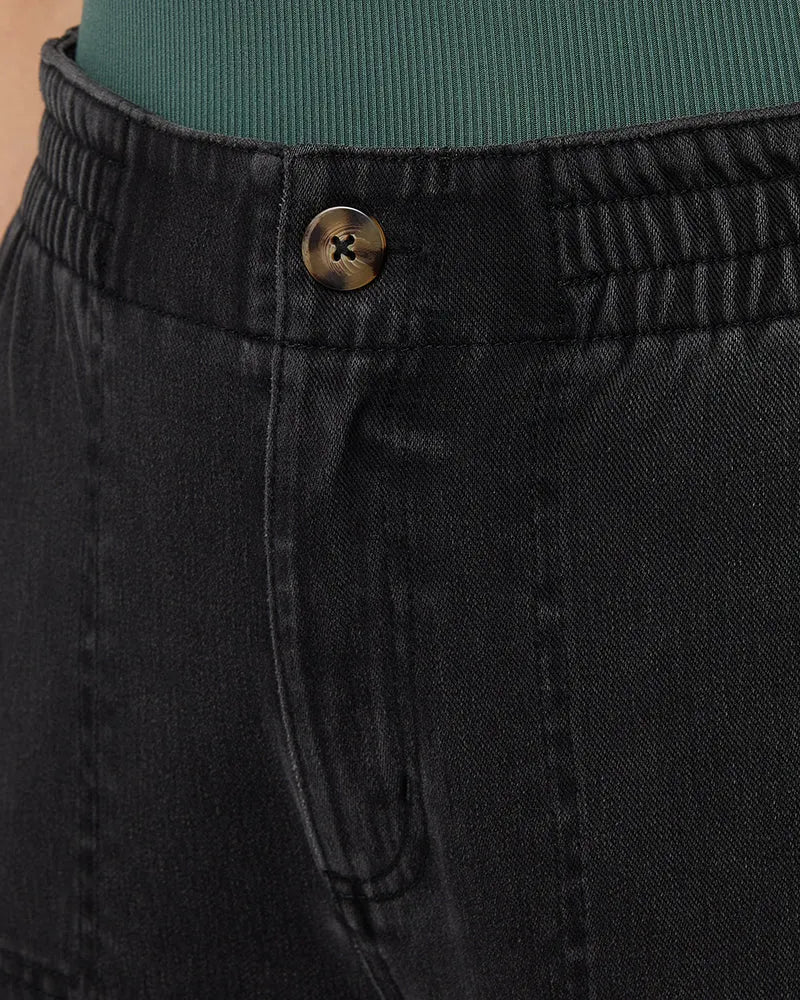 BLACK DENIM